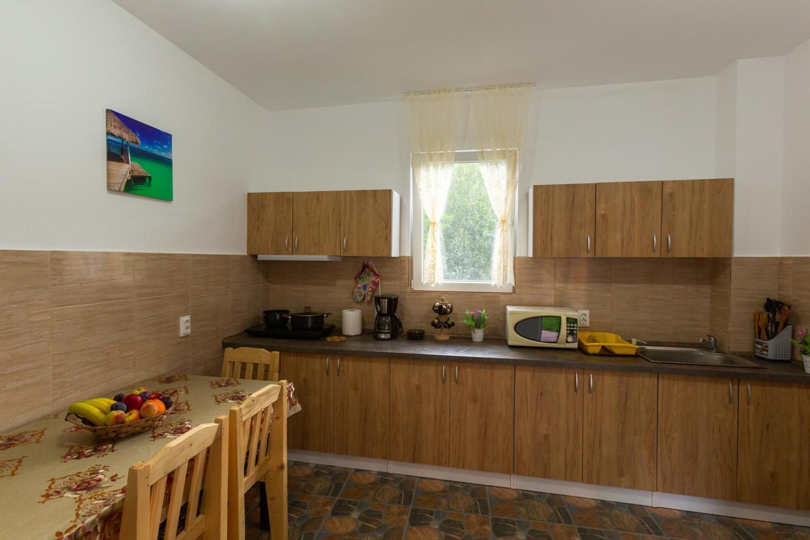 Casa Vio Guest House Nehoiu Exterior photo