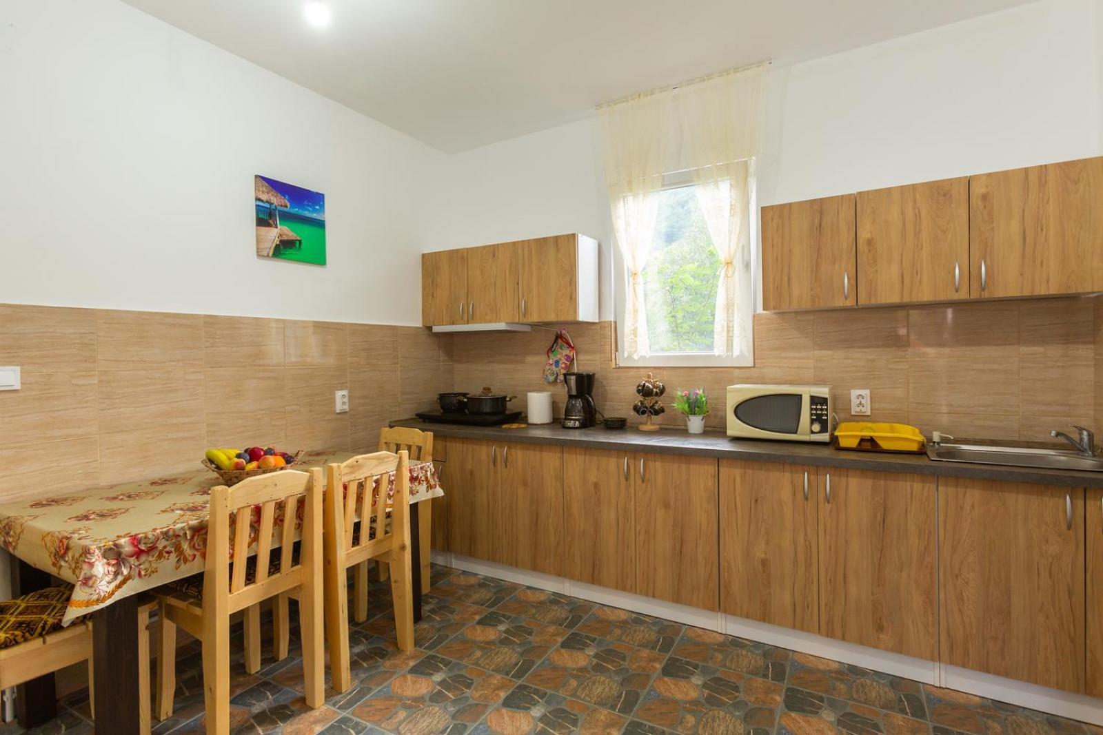 Casa Vio Guest House Nehoiu Exterior photo